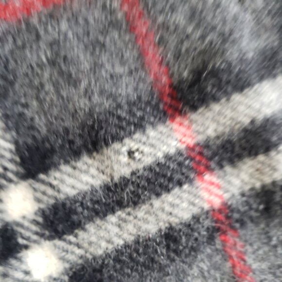 BURBERRY - Scarf - Picture 11 of 13